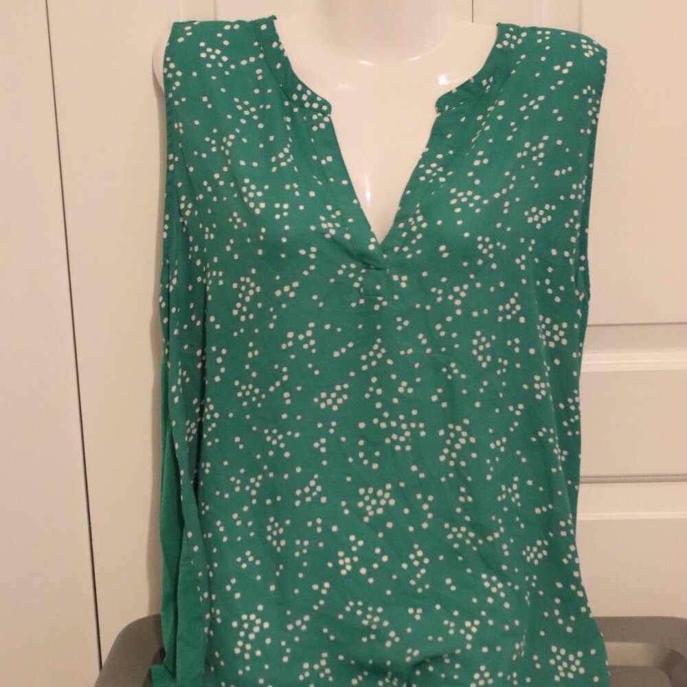PaperMoon Beautiful Green/White Sleeveless Lightweight V-Neck Top Extra Large
